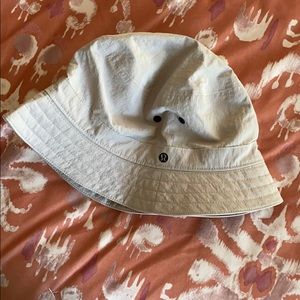 Lululemon bucket hat
